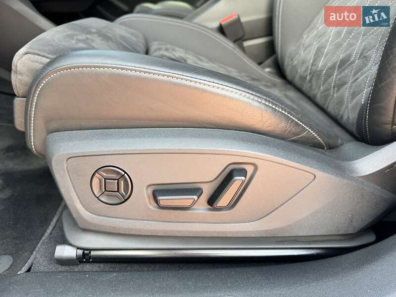 Внедорожник / Кроссовер Audi Q4 e-tron 2022 в Жашкове