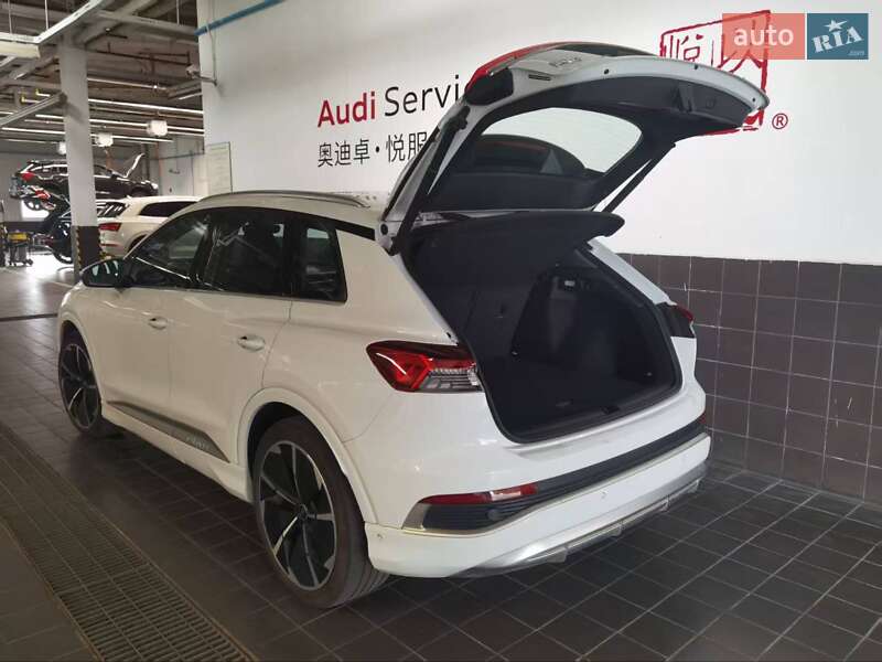 Внедорожник / Кроссовер Audi Q4 e-tron 2023 в Киеве