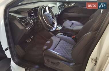 Внедорожник / Кроссовер Audi Q4 e-tron 2023 в 