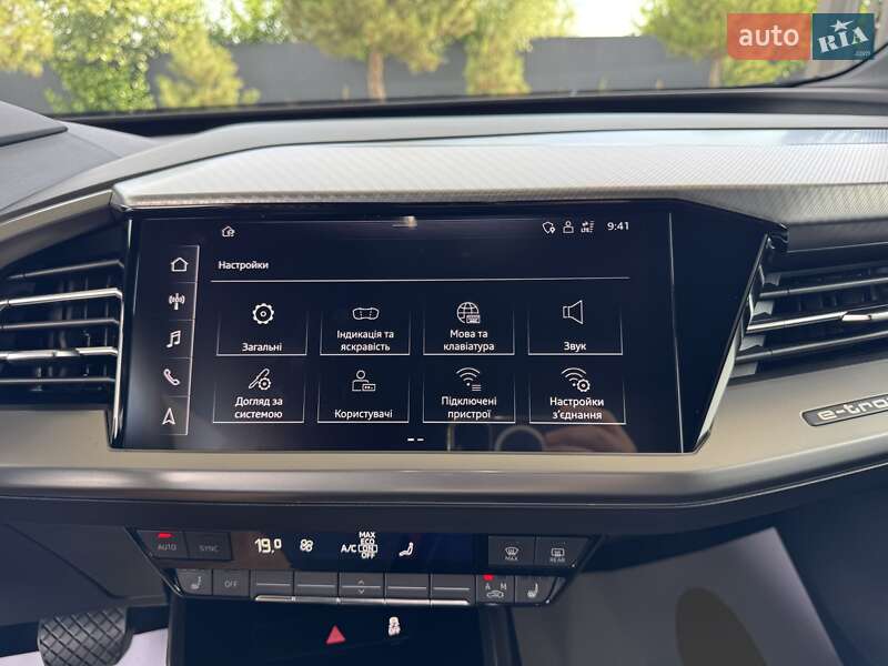Внедорожник / Кроссовер Audi Q4 e-tron 2022 в Киеве