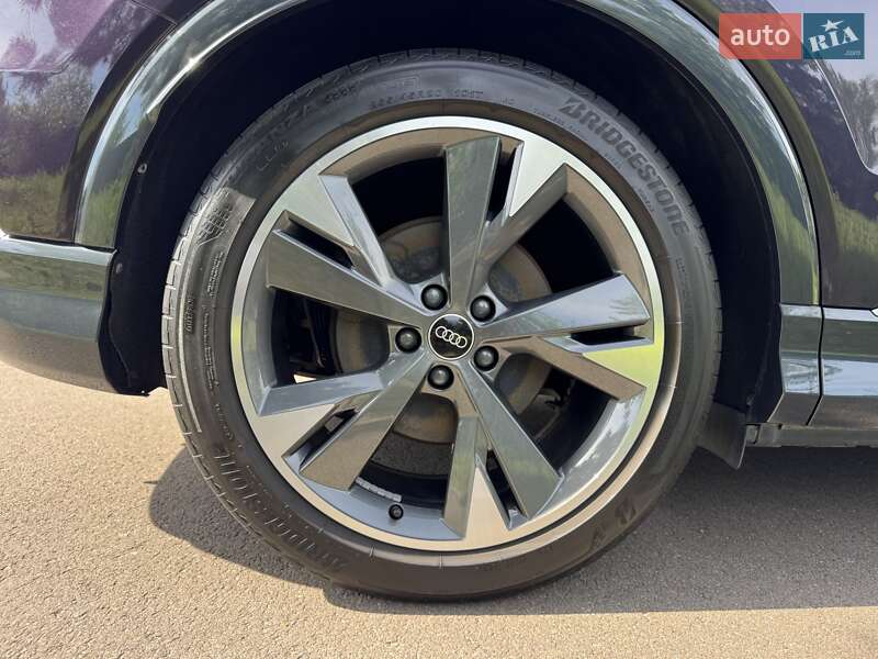 Внедорожник / Кроссовер Audi Q4 e-tron 2022 в Киеве