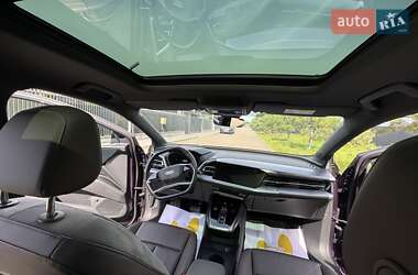 Позашляховик / Кросовер Audi Q4 e-tron 2022 в 