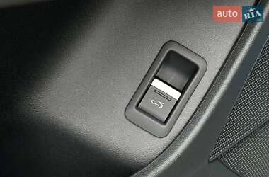 Позашляховик / Кросовер Audi Q4 e-tron 2025 в 