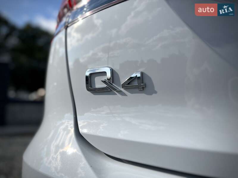 Внедорожник / Кроссовер Audi Q4 e-tron 2024 в Днепре