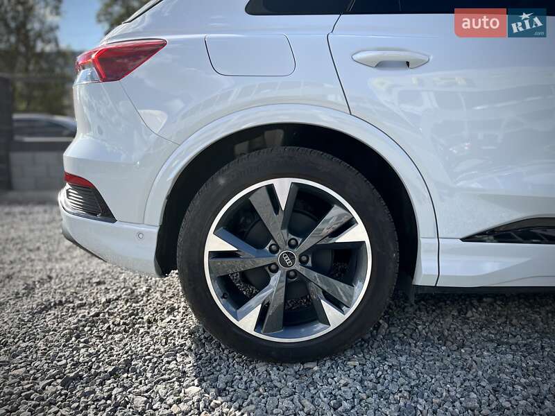 Внедорожник / Кроссовер Audi Q4 e-tron 2024 в Днепре