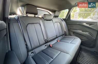 Внедорожник / Кроссовер Audi Q4 e-tron 2024 в 