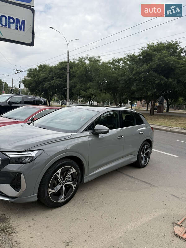 Внедорожник / Кроссовер Audi Q4 e-tron 2023 в Николаеве