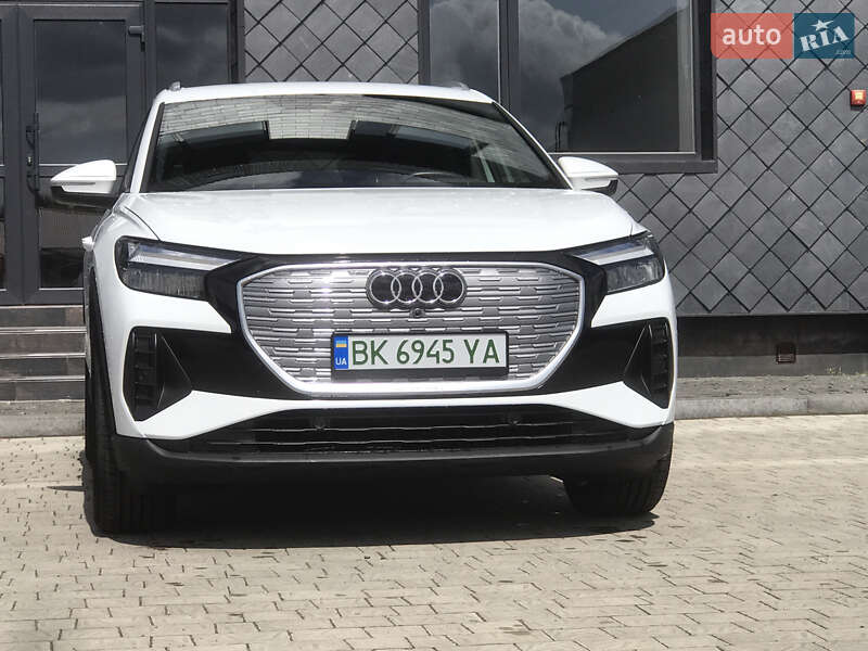 Внедорожник / Кроссовер Audi Q4 e-tron 2023 в Ровно