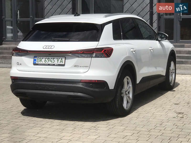 Внедорожник / Кроссовер Audi Q4 e-tron 2023 в Ровно