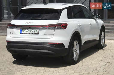 Позашляховик / Кросовер Audi Q4 e-tron 2023 в 