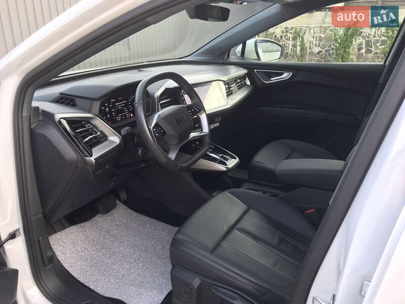Внедорожник / Кроссовер Audi Q4 e-tron 2023 в Ровно