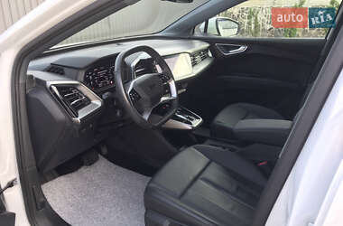 Позашляховик / Кросовер Audi Q4 e-tron 2023 в 