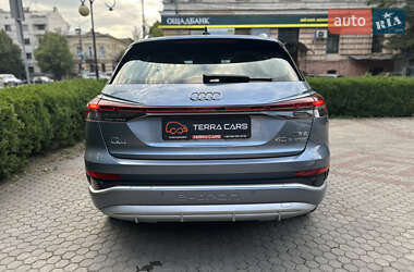 Позашляховик / Кросовер Audi Q4 e-tron 2023 в 