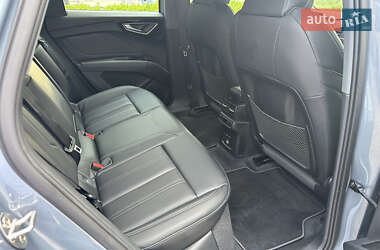 Позашляховик / Кросовер Audi Q4 e-tron 2023 в 