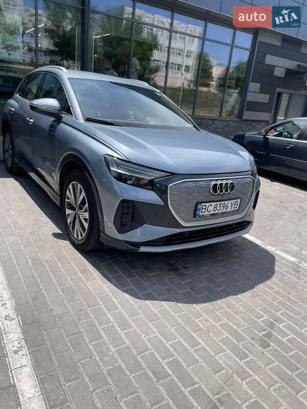 Позашляховик / Кросовер Audi Q4 e-tron 2021 в Львові