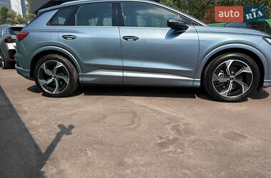 Внедорожник / Кроссовер Audi Q4 e-tron 2023 в 