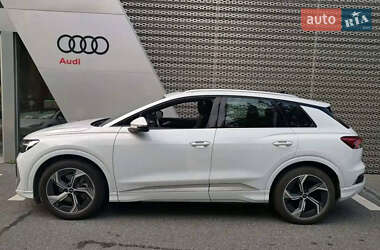 Позашляховик / Кросовер Audi Q4 e-tron 2023 в 
