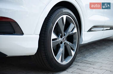 Позашляховик / Кросовер Audi Q4 e-tron 2022 в 