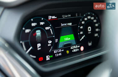 Позашляховик / Кросовер Audi Q4 e-tron 2022 в 
