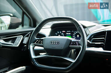 Позашляховик / Кросовер Audi Q4 e-tron 2022 в 