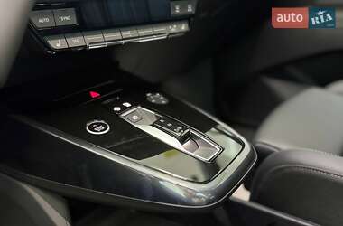 Позашляховик / Кросовер Audi Q4 e-tron 2025 в 