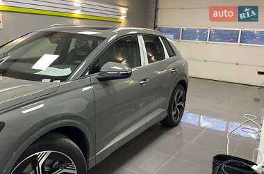 Позашляховик / Кросовер Audi Q4 e-tron 2025 в 