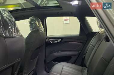 Позашляховик / Кросовер Audi Q4 e-tron 2025 в 