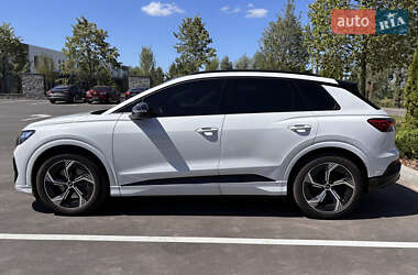 Позашляховик / Кросовер Audi Q4 e-tron 2023 в 