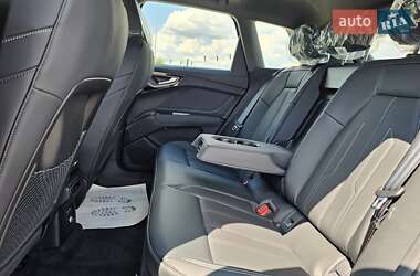 Позашляховик / Кросовер Audi Q4 e-tron 2025 в 