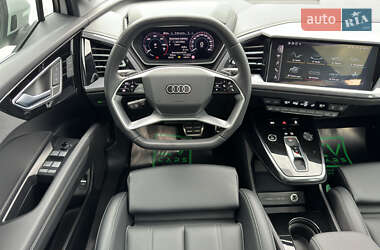 Внедорожник / Кроссовер Audi Q4 e-tron 2025 в 