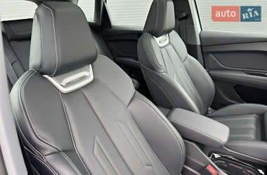 Внедорожник / Кроссовер Audi Q4 e-tron 2025 в 