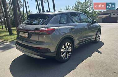 Позашляховик / Кросовер Audi Q4 e-tron 2021 в 