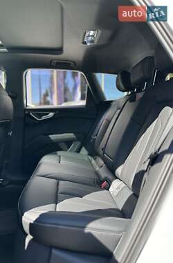 Позашляховик / Кросовер Audi Q4 e-tron 2025 в 