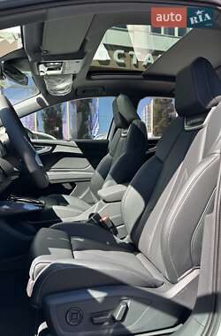Позашляховик / Кросовер Audi Q4 e-tron 2025 в 