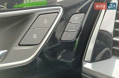 Внедорожник / Кроссовер Audi Q4 e-tron 2025 в 