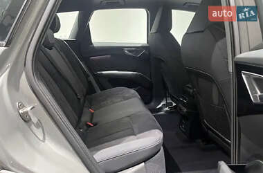Внедорожник / Кроссовер Audi Q4 e-tron 2023 в 