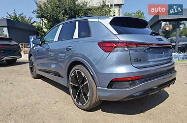 Внедорожник / Кроссовер Audi Q4 e-tron 2024 в 