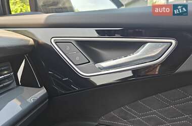 Внедорожник / Кроссовер Audi Q4 e-tron 2024 в 
