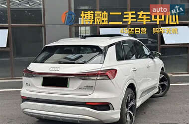 Внедорожник / Кроссовер Audi Q4 e-tron 2023 в 