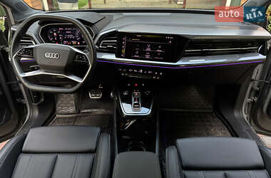 Позашляховик / Кросовер Audi Q4 e-tron 2024 в 