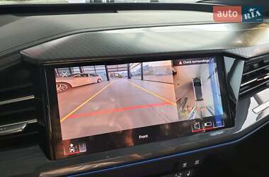 Позашляховик / Кросовер Audi Q4 e-tron 2025 в 