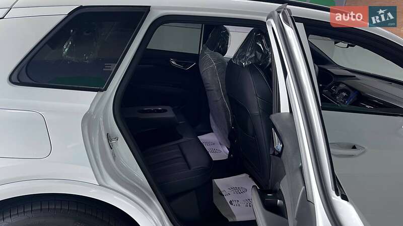 Внедорожник / Кроссовер Audi Q4 e-tron 2025 в Киеве