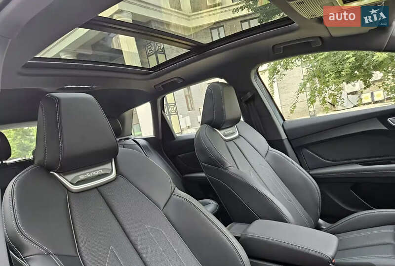 Внедорожник / Кроссовер Audi Q4 e-tron 2023 в Львове