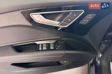 Позашляховик / Кросовер Audi Q4 e-tron 2025 в 