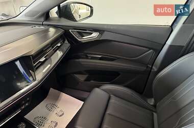 Позашляховик / Кросовер Audi Q4 e-tron 2025 в 