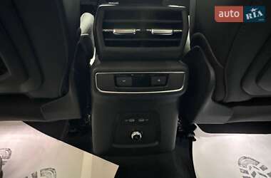 Позашляховик / Кросовер Audi Q4 e-tron 2025 в 