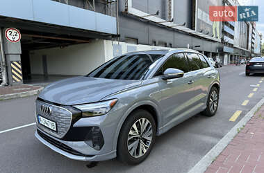 Позашляховик / Кросовер Audi Q4 e-tron 2023 в 