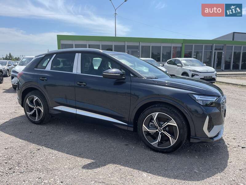Внедорожник / Кроссовер Audi Q4 e-tron 2025 в Киеве