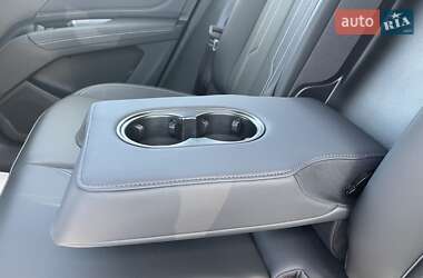 Внедорожник / Кроссовер Audi Q4 e-tron 2025 в 