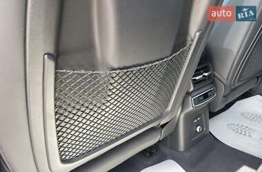 Внедорожник / Кроссовер Audi Q4 e-tron 2025 в 